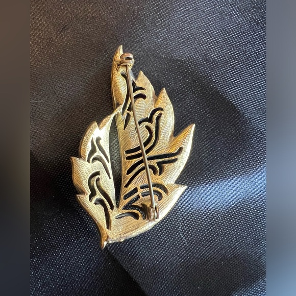 Leaf brooch Brass Gold Textured Swirls Leaves Modernist Boho brutalist Fall - Picture 3 of 9